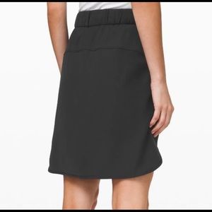 Lulu Lemon on the Fly Skirt Black